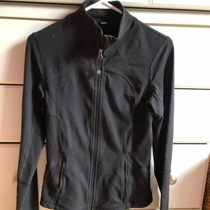BLACK LULULEMON DEFINE JACKET SIZE 6